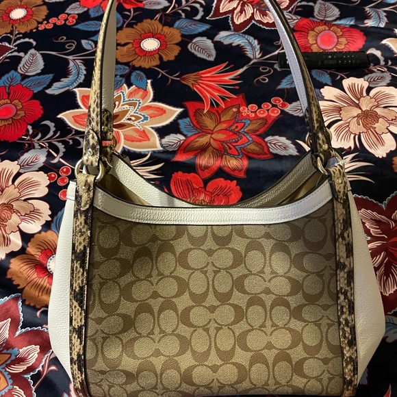 Néw BEAUTIFUL COACH purse! Pics do it no justice - Picture 3 of 4